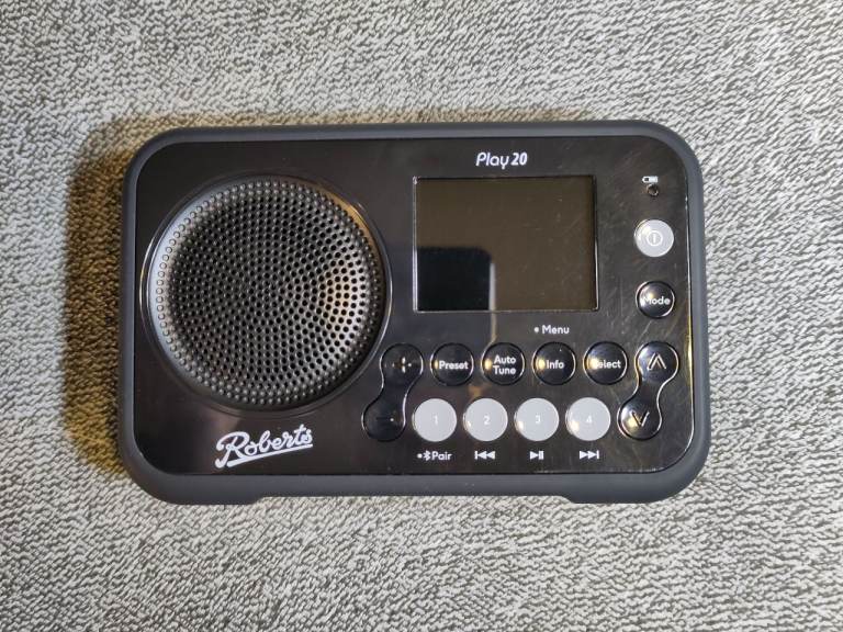 Roberts play20 Dab+ portable radio