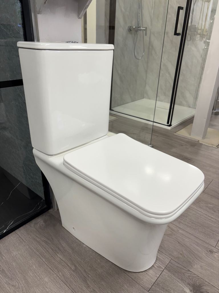 Luxury toilet & cistern Brand New and boxed.