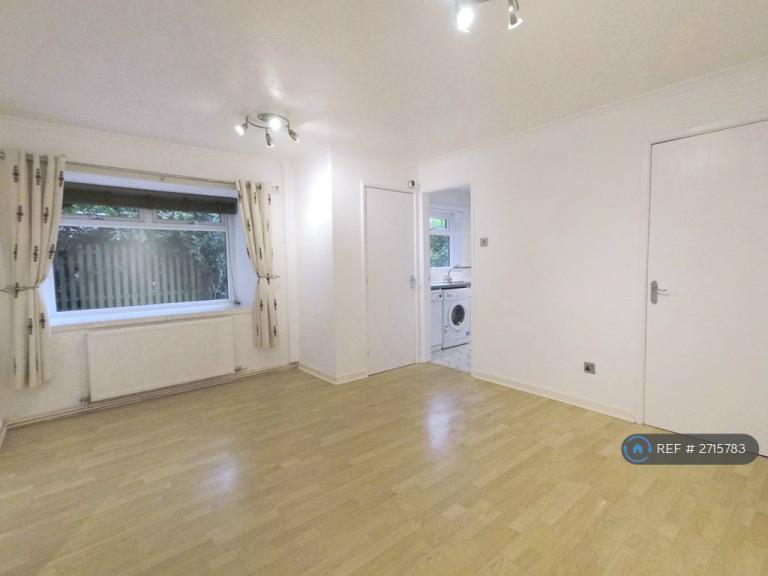 2 bedroom flat in Fulwood, Preston, PR2 (2 bed) (#2715783)