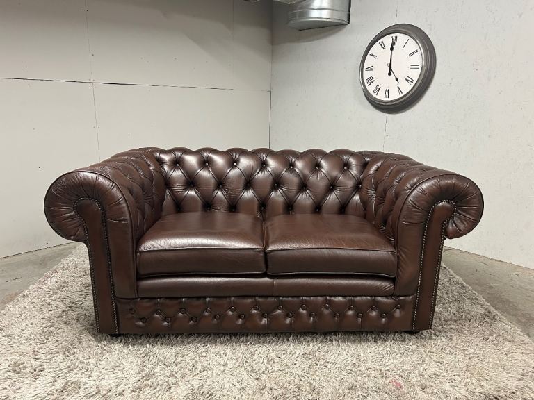 THOMAS LLOYD CHESTERFIELD 2 SEATER CLUB SOFA DELIVERY AVAILABLE 