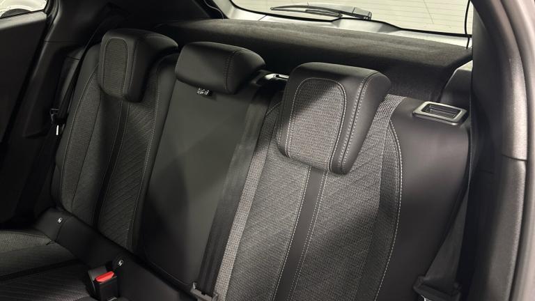 2025 Peugeot 2008 50kWh Allure SUV 5dr Electric Auto (7kW Charger) (136 ps) SUV Electric Automatic