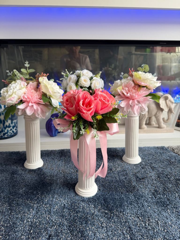 Set of 4 Artificial Flower Arrangements in White Vases
