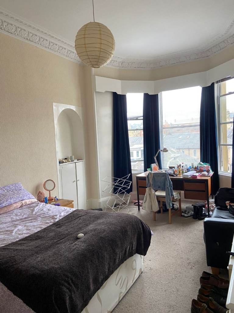 Two rooms in big open flat with gorgeous views!
