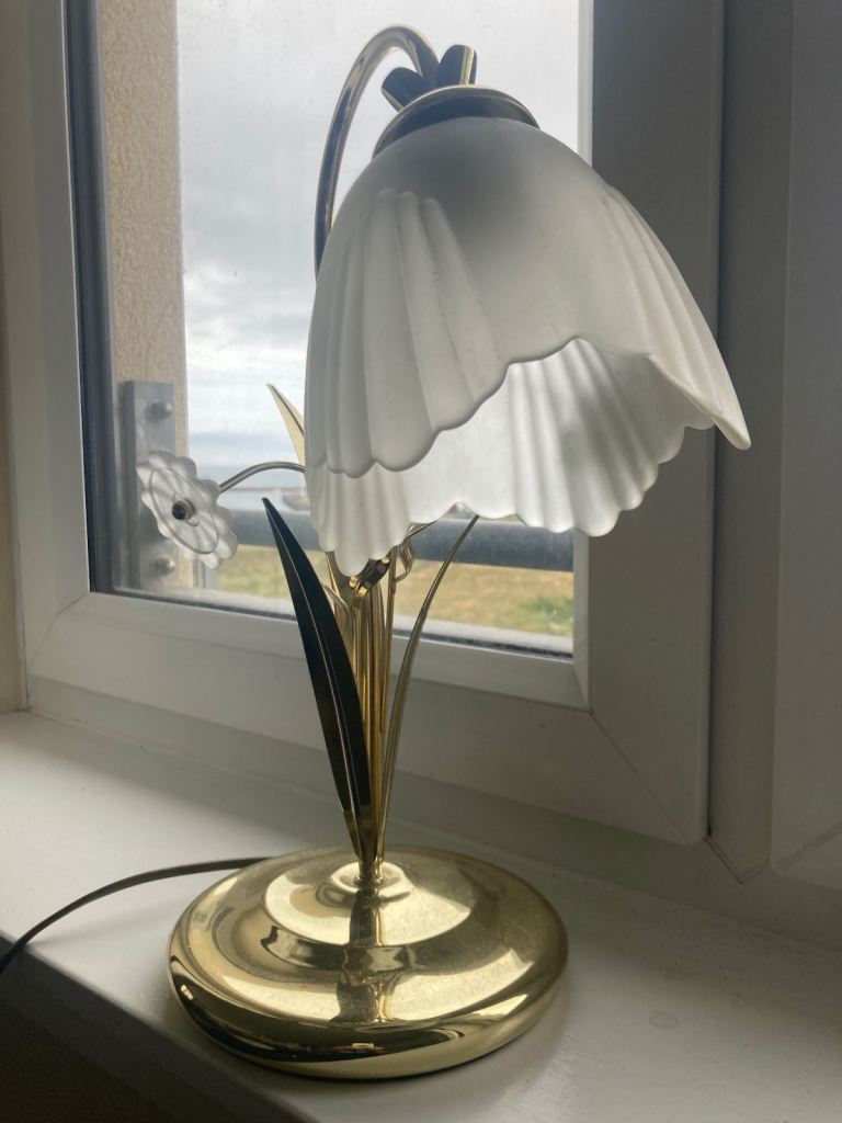 Table lamp