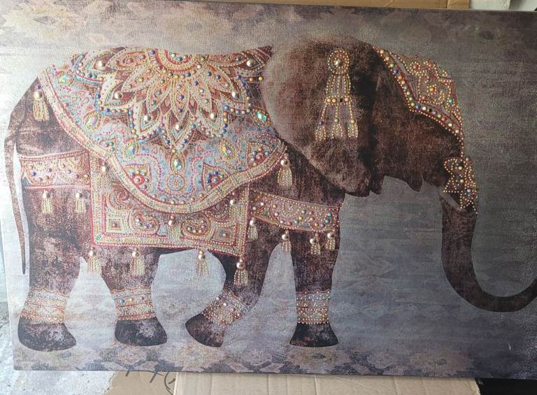 Large 90cm x 60cm Decorative Elephant on Canvas Excellent Condition 