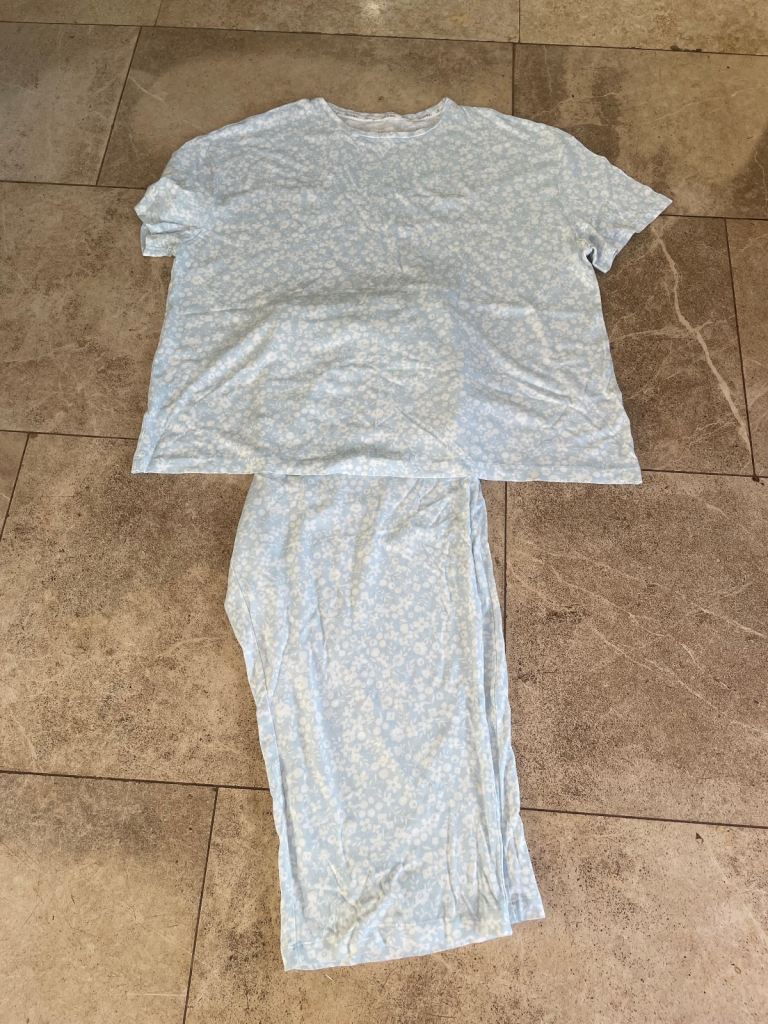 Pale blue white flower pattern pyjamas by TU - size 18 new but no tags