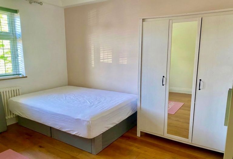 Rent Double Room - 5mins walk to Totteridge & Whetstone station