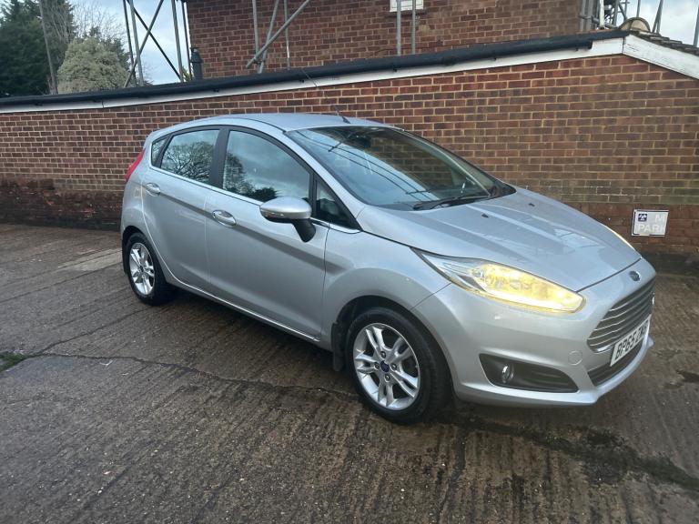 2016 Ford Fiesta 1.0T EcoBoost Zetec Euro 6 (s/s) 5dr HATCHBACK Petrol Manual