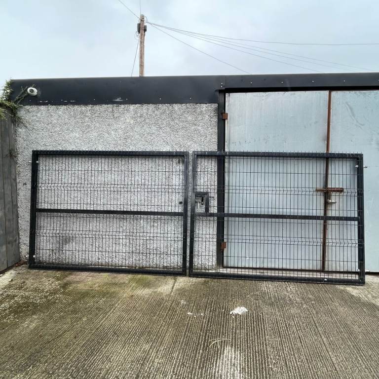 V Mesh Fencing With Double gates and fixings