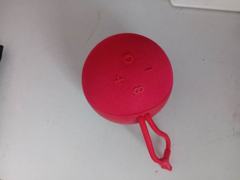  Portable Bluetooth Speaker – Good Condition COLLECTIO ONLY