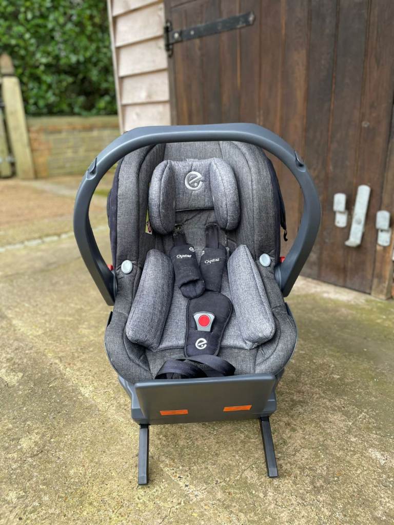BabyStyle Oyster Capsule (i-Size) Infant Car Seat & ISOFIX Base, Grey