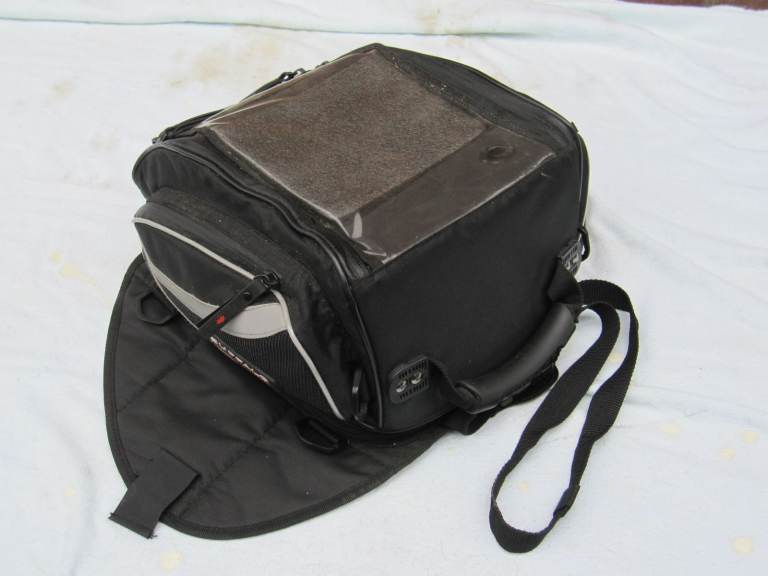Buffalo magnetic tank bag in good condition