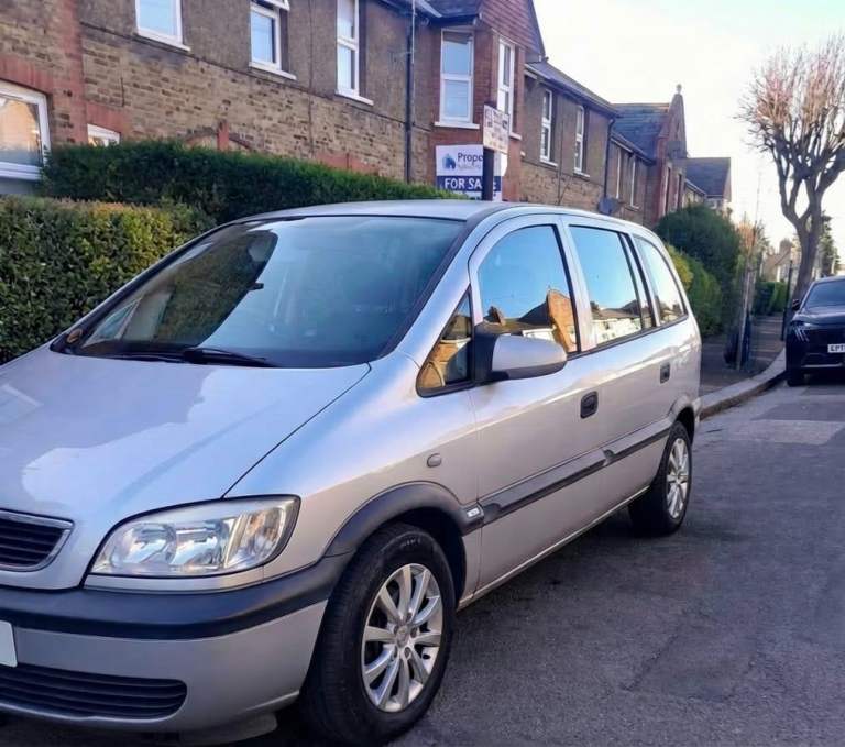 04 reg Vauxhall zafira automatic ulze free 