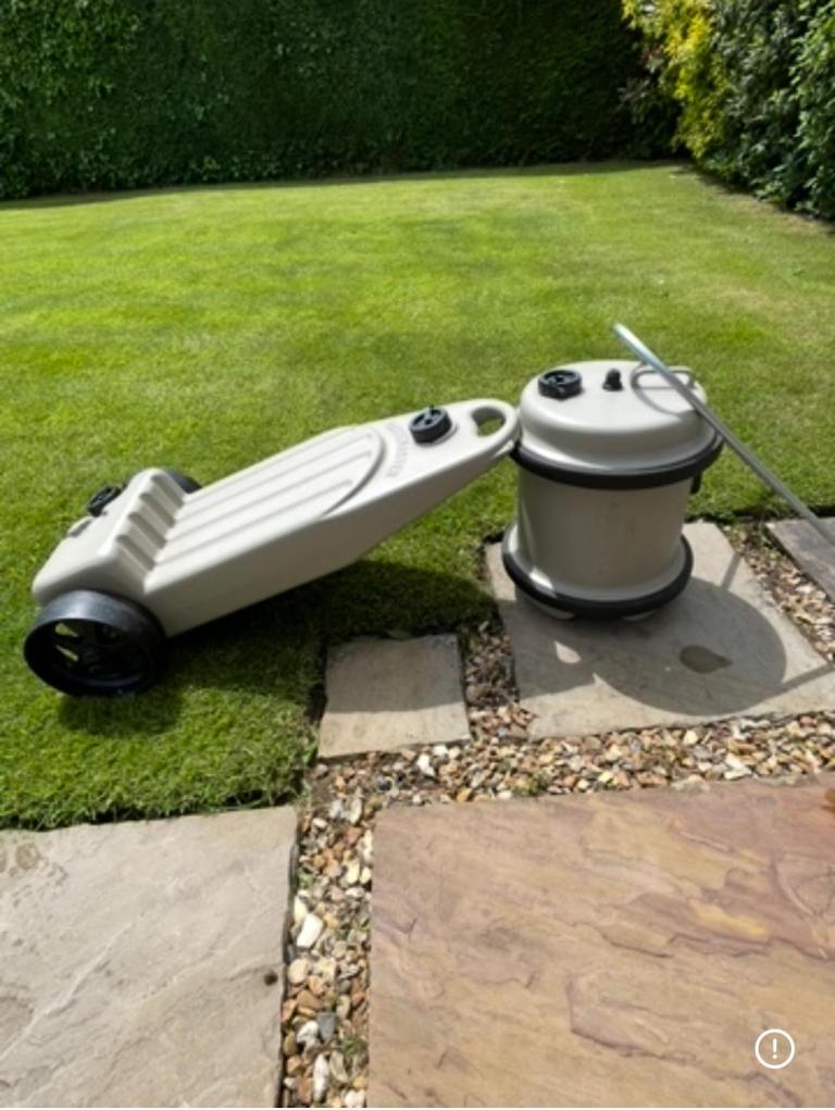  Aquaroll water carrier and Wastemaster disposal unit, both in storage bags. Very good condition. 