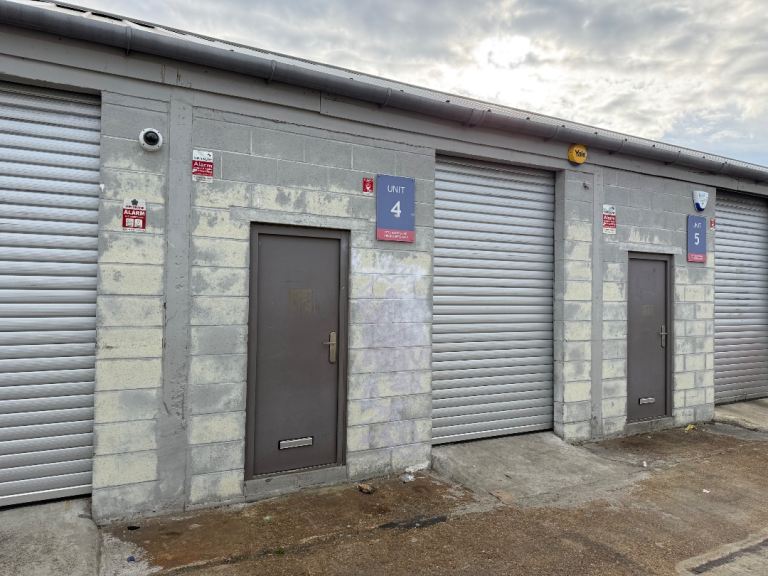 Romford Warehouse / WorkSpace To Let
