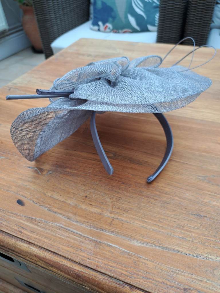 Stylish Grey Fascinator Headband – As New