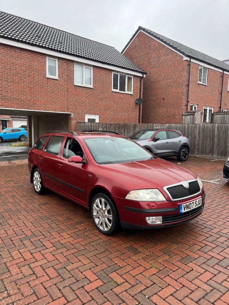 Skoda, OCTAVIA, AUTOMATIC Estate, 2008  Semi-Auto, 1984 (cc), 5 doors