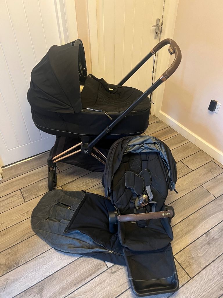Cybex Priam carrycot and pram foot muff