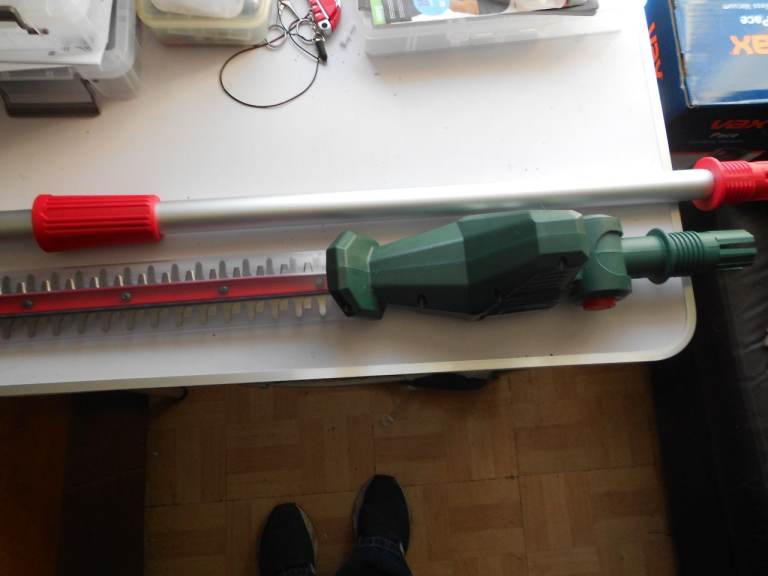 Cordless Hedge Trimmer with Pruner Chain Saw