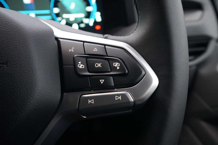 2025 Volkswagen Transporter 2.0 Transporter T28 Commerce Pro TDI + Delivery Miles + VW 5 Plus Pan...