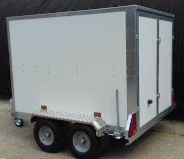 TICKNERS Box Trailer with Lockable Rear Doors (Twin Axle) 8' X 5' X 5' in Black or White