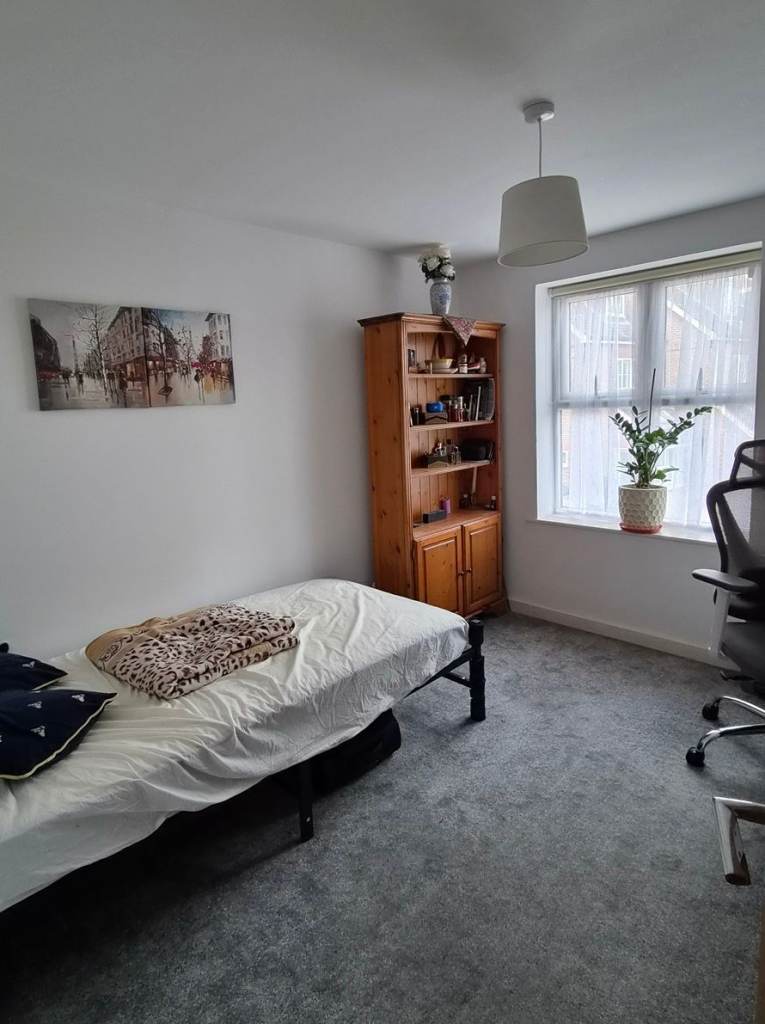 Room in Watford_Bill inclluded, Furnished, Parking
