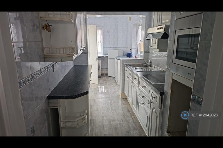 3 bedroom house in Bryant Road, Northolt, UB5 (3 bed) (#2942028)