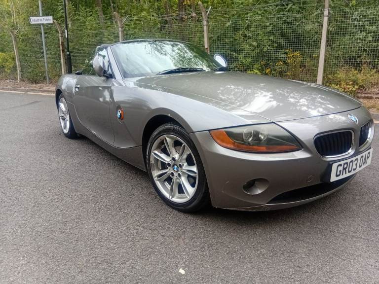 (2003)  03 BMW Z4. 2.5i INLINE 6 CONVERTIBLE, GREY, 