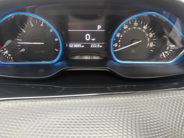 2018 Peugeot 2008 1.2 PureTech Allure EAT Euro 6 (s/s) 5dr HATCHBACK Petrol Automatic