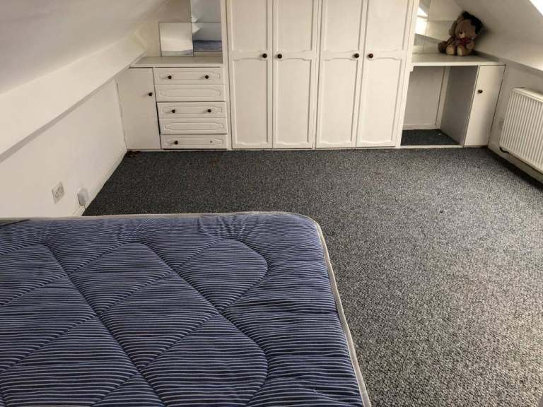 4 BEDROOM HOUSE IN UXBRIDGE