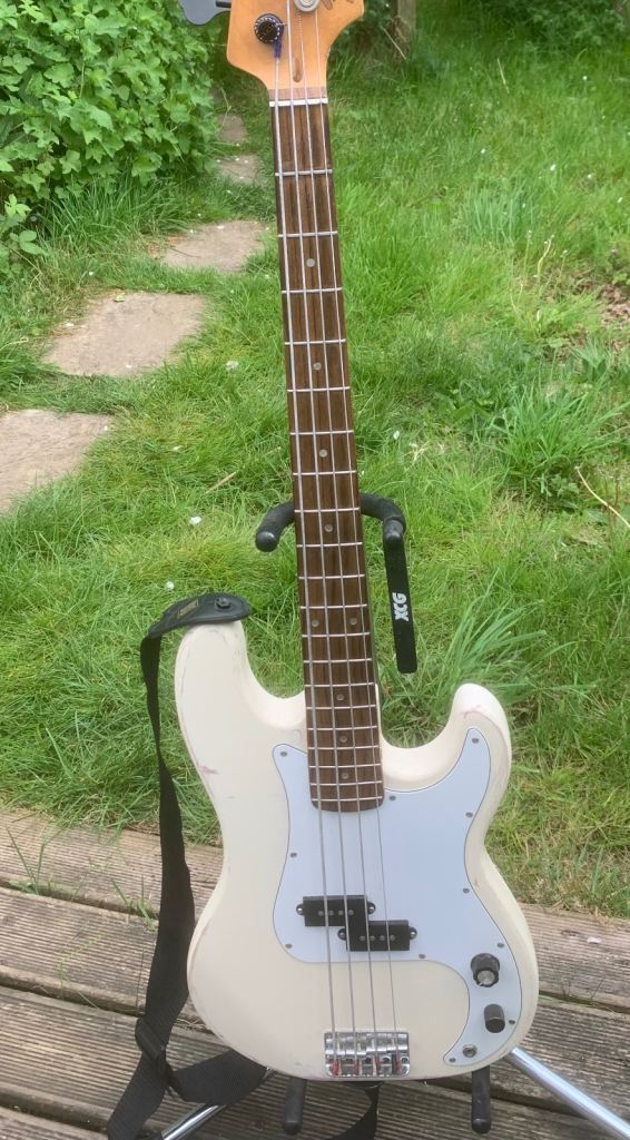 Generic bass guitar