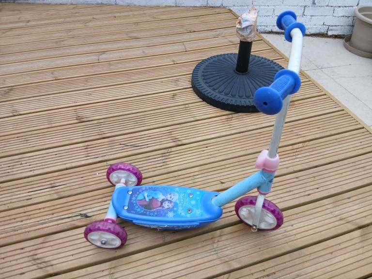 FROZEN scooter