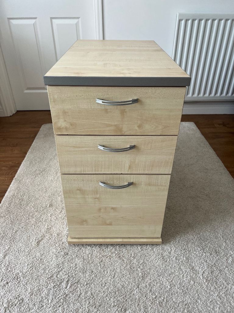 Light Wood 3-Drawer Filing Cabinet – Good Condition