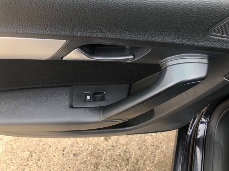 2011 Volkswagen Passat 1.6 TDI BlueMotion Tech S Estate 5dr Diesel Manual Euro 5 (s/s) (105 ps) E...