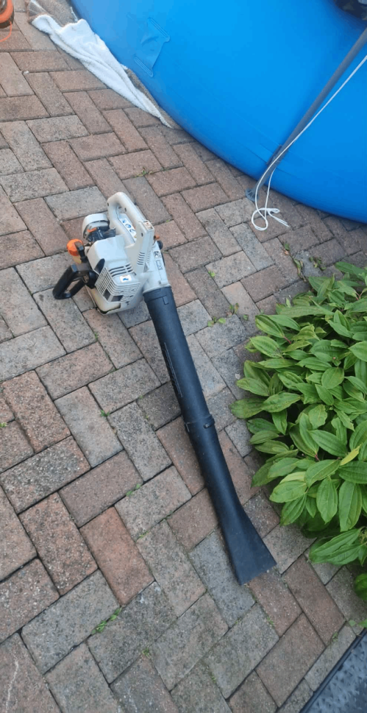 Echo ES-2100 Leaf Blower/Vacuum – Good Condition