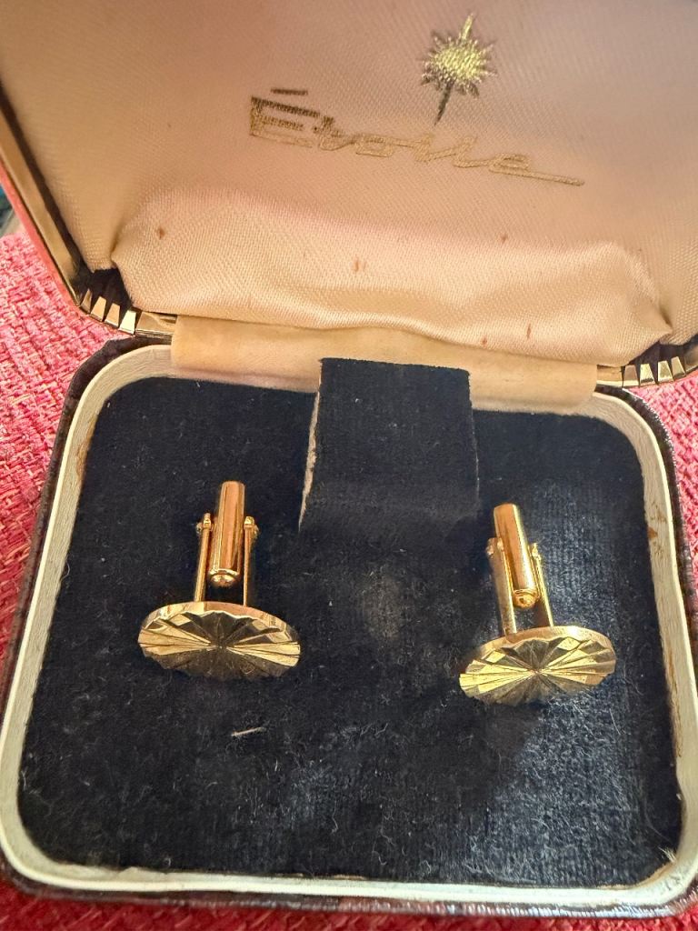 Men’s cufflicks gold colour diamond cut