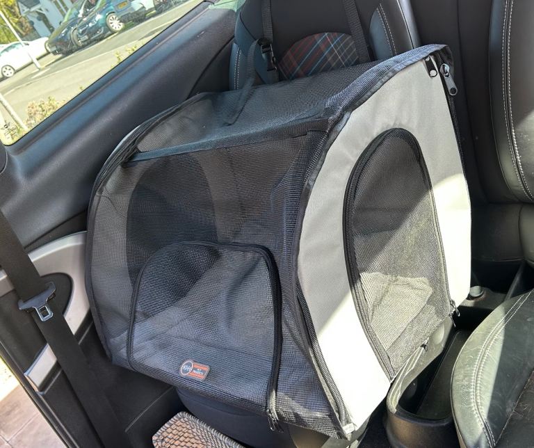 Safe Dog Car Seat with Pad 