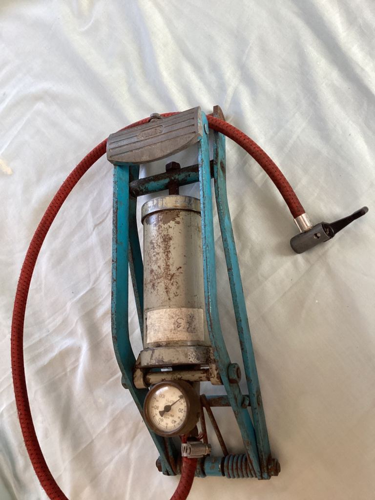Foot pump