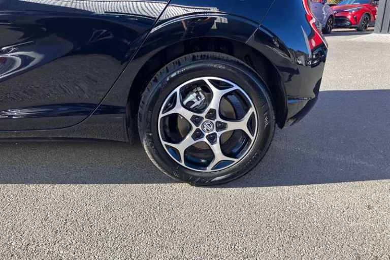 2025 MG MG3 1.5 Hybrid Trophy 5dr Auto HATCHBACK PETROL/ELECTRIC Automatic