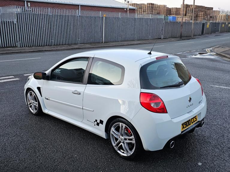 2010 Renault Clio 2.0 16V RenaultSport 200 3dr HATCHBACK Petrol Manual