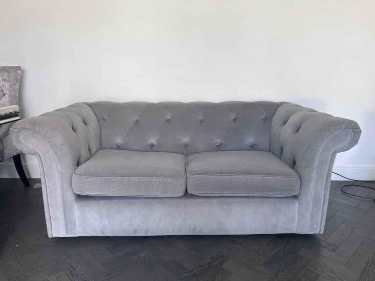 Large 2 seater chesterfield sofa 
