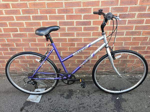 Ladies town hybrid bike CHALLENGE BLIZZARD Wheels 700C Frame 19" VGC!