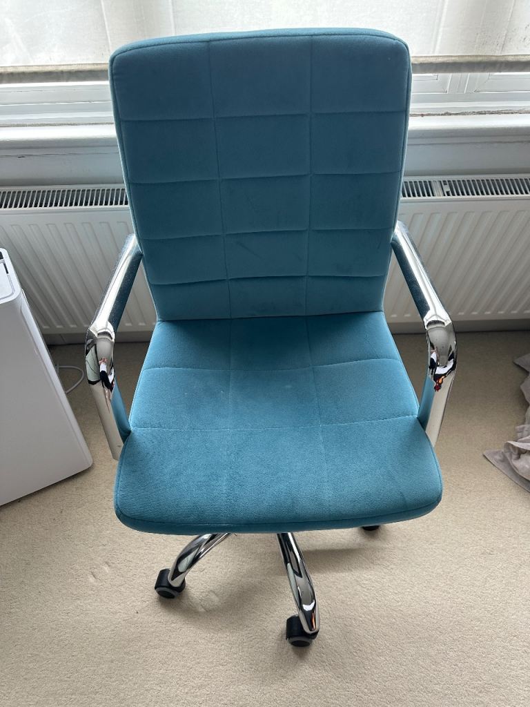 Blue Fabric Swivel Office Chair – Good Condition