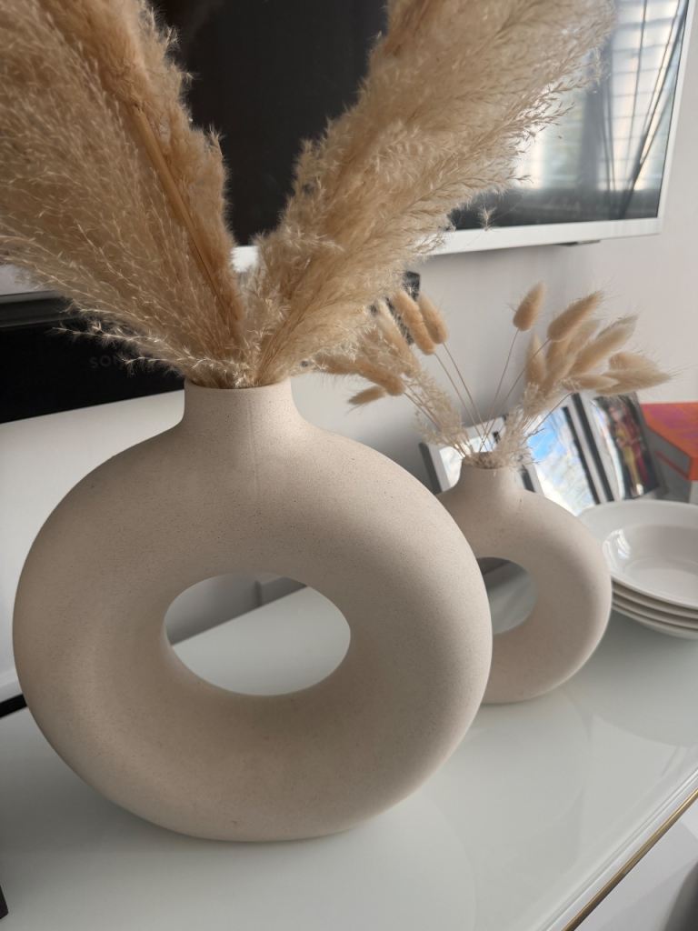 H&M ornament and pampas grass