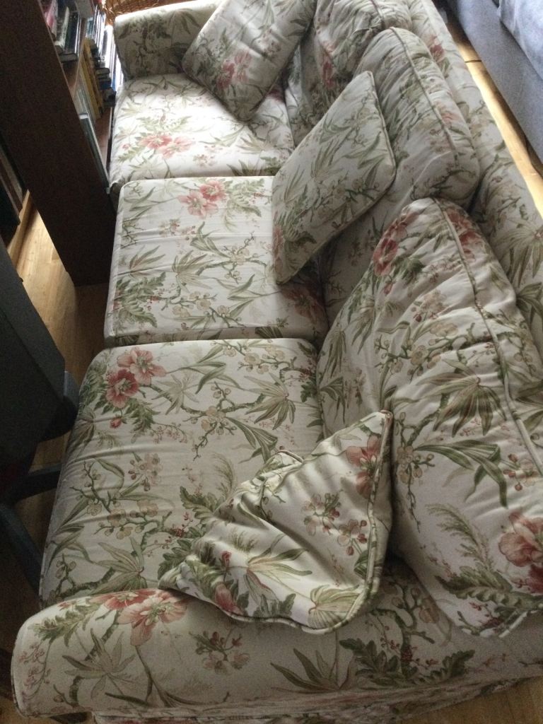 Floral Pattern Sofa – Good Condition, Comfortable Seating