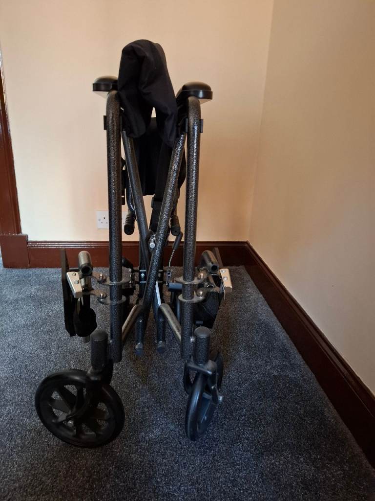 Lifhtweight wheelchair