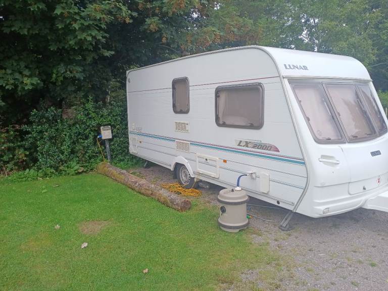 Lunar xl2000 2 birth caravan 