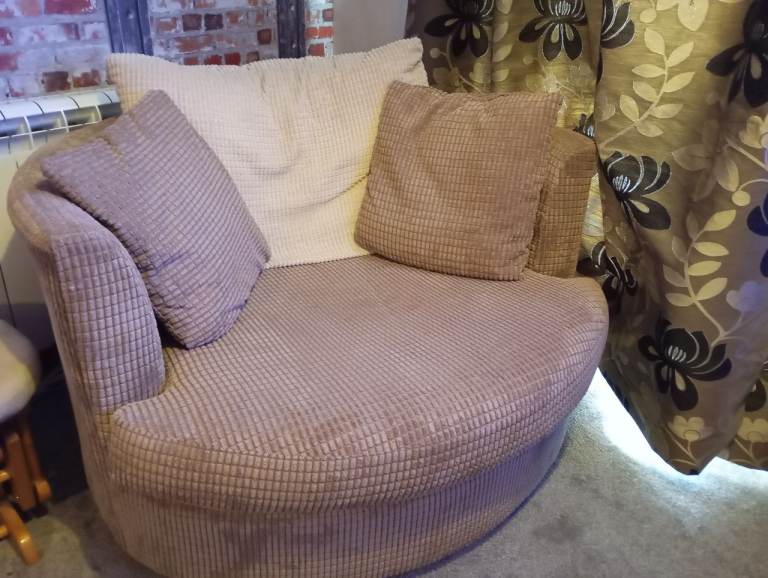 Great condition Rotating Chair
