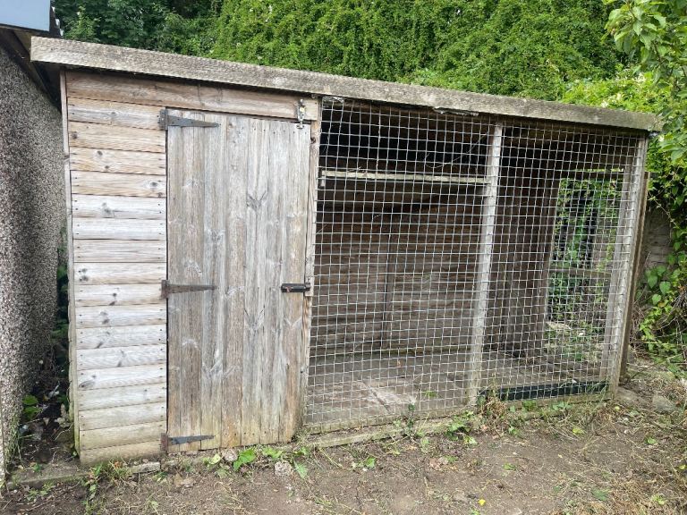 Dog Kennel £100 