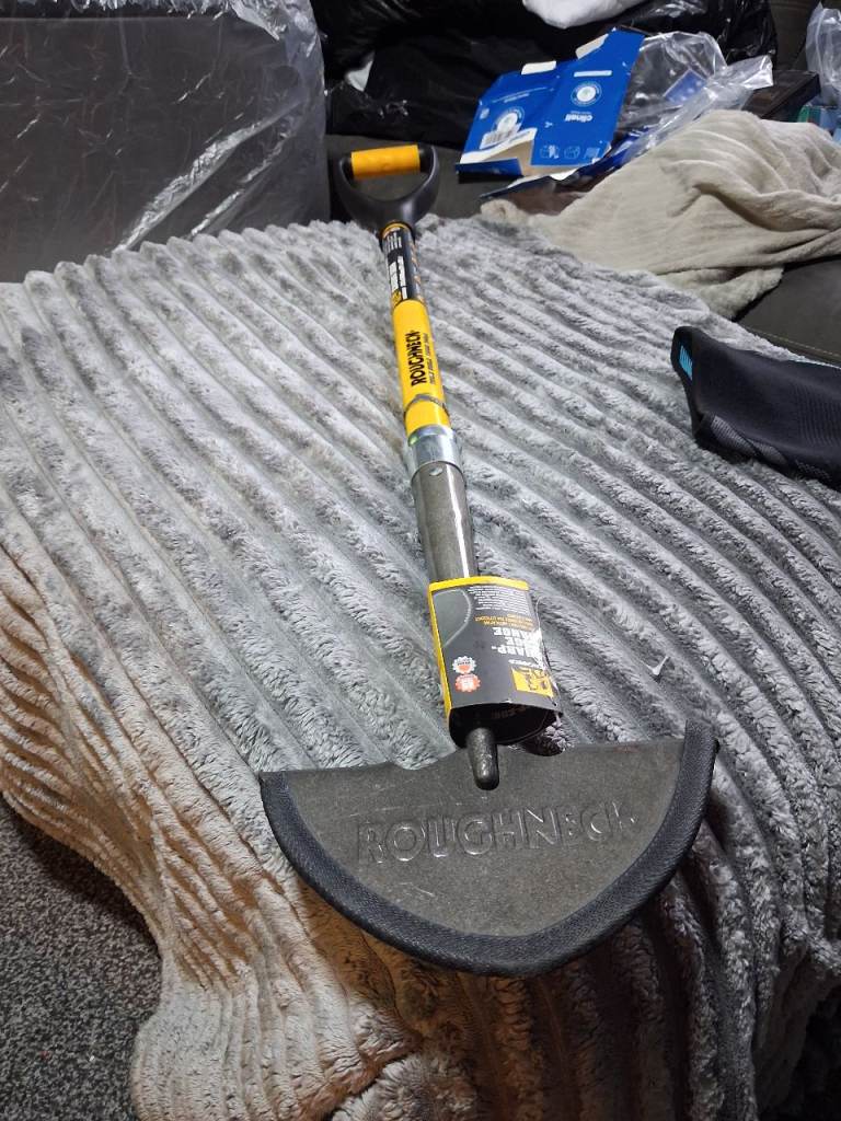 Brand New Roughneck Edging Head Sharp Edge Lawn Iron cost £28  Cheap £15
